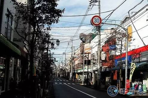 日本为何不把电线杆改成入地电缆 美国为啥总用木电杆